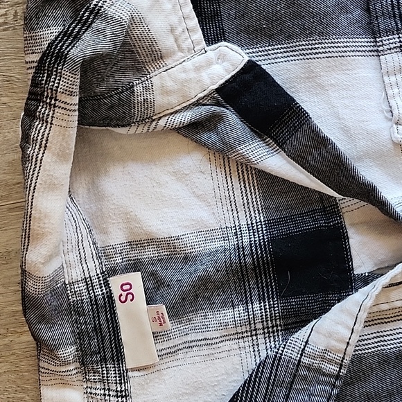 SO Black and White Plaid Cotton Flannel Long Sleeve Jr's size - Picture 3 of 8